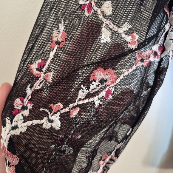 White House Black Market Black Sheer Floral Embroidered Mesh Blouse – Size Small - Picture 4 of 9
